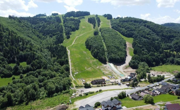STAVEBNÝ POZEMOK SO STAVEBNÝM POVOLENÍM 555 M2 + Video - fotografia 3