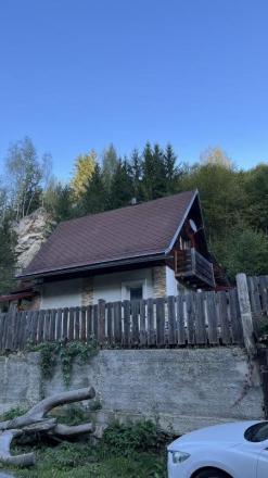 NA PREDAJ : RODINNÝ DOMČEK  A  MOBILNÝ DOM NA JEDNOM POZEMKU V PODBREZOVEJ - fotografia 22