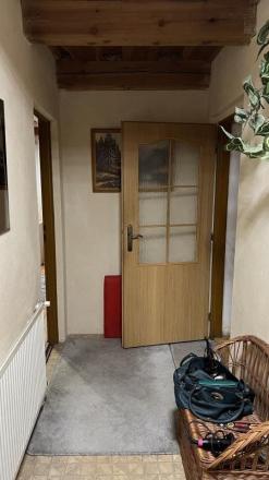 NA PREDAJ : RODINNÝ DOMČEK  A  MOBILNÝ DOM NA JEDNOM POZEMKU V PODBREZOVEJ - fotografia 31