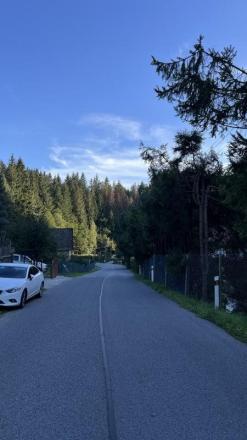 NA PREDAJ : RODINNÝ DOMČEK  A  MOBILNÝ DOM NA JEDNOM POZEMKU V PODBREZOVEJ - fotografia 32