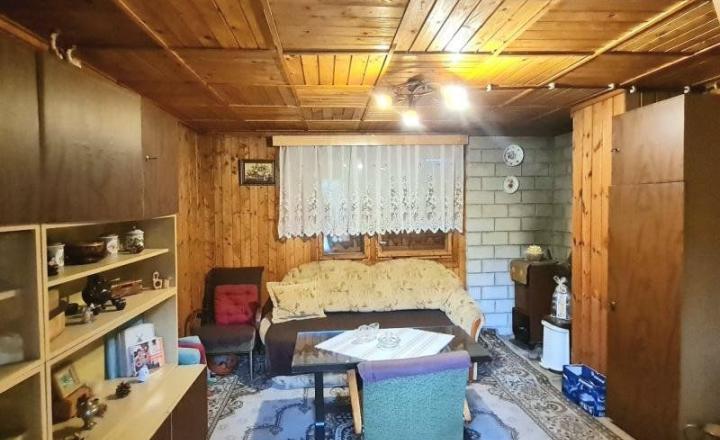 AKTUALIZOVANÁ CENA!! MUROVANÁ ZÁHRADNÁ CHATKA 3 IZBY PLUS KUCHYŇA REKONŠTRUOVANÁ ÚŽASNÉ VÝHĽADY, SLNEČNÁ ČASŤ-PADLIČKOVO-10 MINÚT OD MÝTA POD ĎUMBIEROM,POZEMOK 382 M2 ASF.PRÍST.CESTOU - fotografia 1