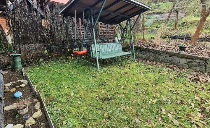 AKTUALIZOVANÁ CENA!! MUROVANÁ ZÁHRADNÁ CHATKA 3 IZBY PLUS KUCHYŇA REKONŠTRUOVANÁ ÚŽASNÉ VÝHĽADY, SLNEČNÁ ČASŤ-PADLIČKOVO-10 MINÚT OD MÝTA POD ĎUMBIEROM,POZEMOK 382 M2 ASF.PRÍST.CESTOU - fotografia 10