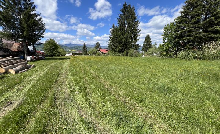 Na predaj - nádherné a jedinečné stavebné parcely v Brezne - fotografia 2