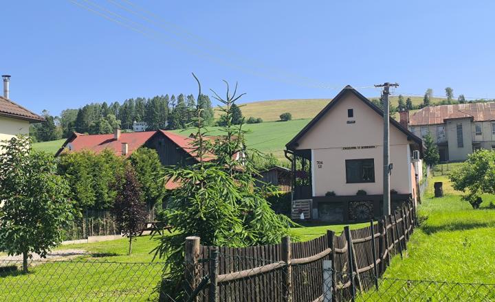 JEDINEČNÁ PONUKA! NÁDHERNÁ CHALUPA /RD/ VKUSNE ZARIADENÁ V RETRO ŠTÝLE SO STAROŽITNÝM NÁBYTKOM S PRVKAMI MODERNY KOMPLET ZREKONŠTRUOVANÁ - fotografia 30