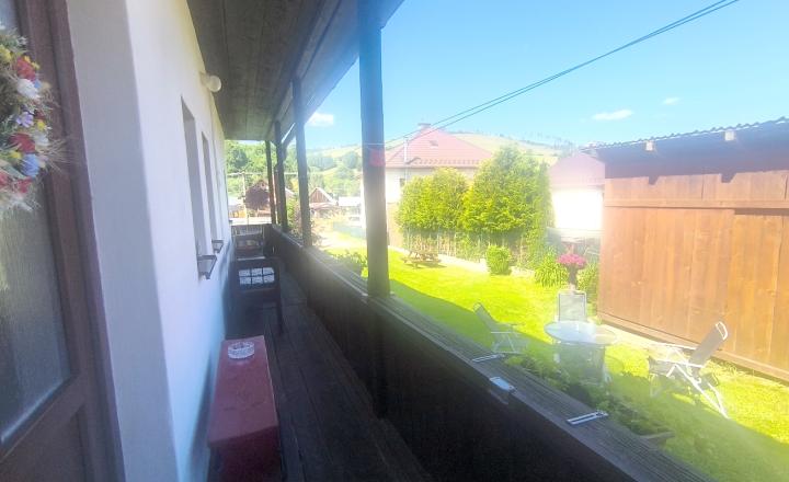 JEDINEČNÁ PONUKA! NÁDHERNÁ CHALUPA /RD/ VKUSNE ZARIADENÁ V RETRO ŠTÝLE SO STAROŽITNÝM NÁBYTKOM S PRVKAMI MODERNY KOMPLET ZREKONŠTRUOVANÁ - fotografia 2