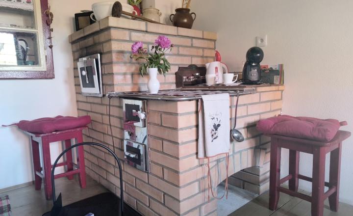 JEDINEČNÁ PONUKA! NÁDHERNÁ CHALUPA /RD/ VKUSNE ZARIADENÁ V RETRO ŠTÝLE SO STAROŽITNÝM NÁBYTKOM S PRVKAMI MODERNY KOMPLET ZREKONŠTRUOVANÁ - fotografia 12