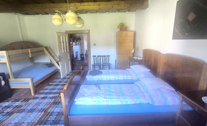 JEDINEČNÁ PONUKA! NÁDHERNÁ CHALUPA /RD/ VKUSNE ZARIADENÁ V RETRO ŠTÝLE SO STAROŽITNÝM NÁBYTKOM S PRVKAMI MODERNY KOMPLET ZREKONŠTRUOVANÁ - fotografia 20