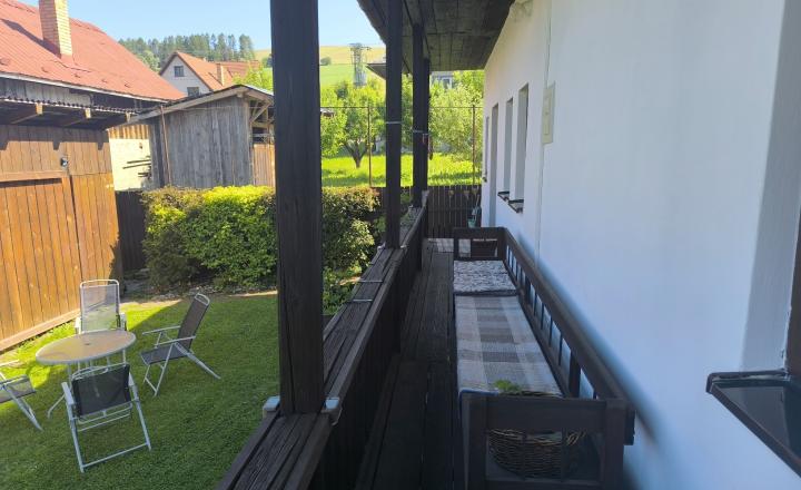 JEDINEČNÁ PONUKA! NÁDHERNÁ CHALUPA /RD/ VKUSNE ZARIADENÁ V RETRO ŠTÝLE SO STAROŽITNÝM NÁBYTKOM S PRVKAMI MODERNY KOMPLET ZREKONŠTRUOVANÁ - fotografia 28