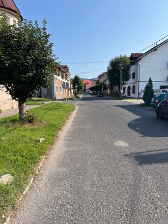 Na predaj rodinný dom v Brezne s reštauráciou,ale i možným všestranným využitím/bývanie,kozmetický salón s necht.štúdiom … - fotografia 1