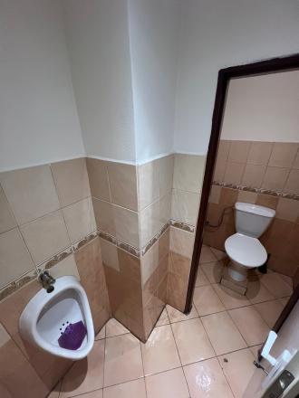 Na predaj rodinný dom v Brezne s reštauráciou,ale i možným všestranným využitím/bývanie,kozmetický salón s necht.štúdiom … - fotografia 9