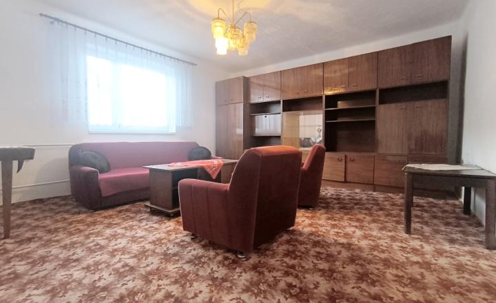 DVOJGENERAČNÝ DOM S DVOMI BYTOVÝMI JEDNOTKAMI A ODDELENÝMI VCHODMI S KRÁSNYM SLNEČNÝM POZEMKOM V SUPER LOKALITE OBCE HEĽPA HOREHRONIE - fotografia 18