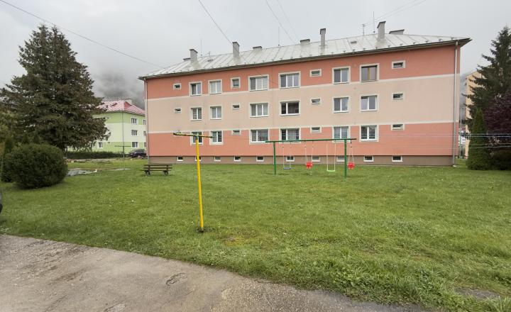 --NA PREDAJ--2i byt po rekonštrukcii Podbrezová - Štiavnička - fotografia 10