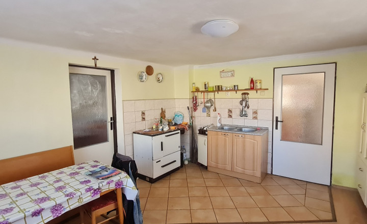 4 IZBY 2 KÚPEĽNE ZA VYNIKAJÚCU CENU ZÁVADKA NAD HRONOM - fotografia 1