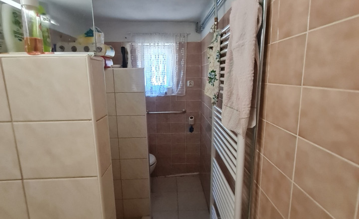 4 IZBY 2 KÚPEĽNE ZA VYNIKAJÚCU CENU ZÁVADKA NAD HRONOM - fotografia 5