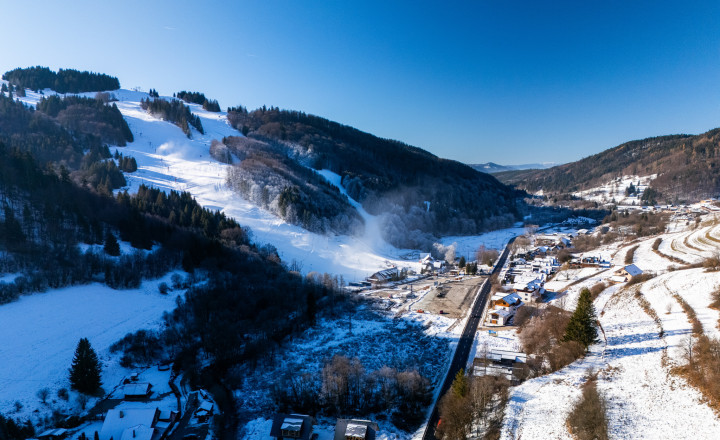STAVEBNÝ POZEMOK SO STAVEBNÝM POVOLENÍM 555 M2 + Video - fotografia 14