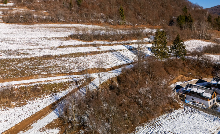 STAVEBNÝ POZEMOK SO STAVEBNÝM POVOLENÍM 555 M2 + Video - fotografia 19