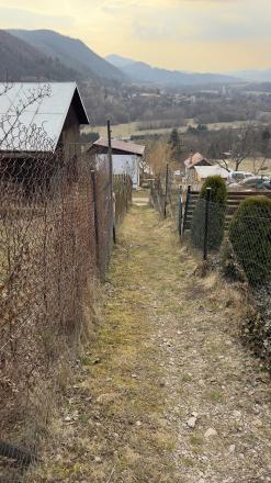 POZEMOK NA PREDAJ : ZÁHRADKÁRSKA OSADA ZUBERŠTÍN-PODBREZOVÁ - fotografia 14