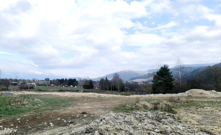 MAXIMÁLNE SÚKROMIE S JAZEROM, S ÚŽASNÝMI VÝHĽADMI NA KRÁĽOVU HOĽU,MURÁNSKU PLANINU A SLOVENSKÉ RUDOHORIE- VELIKÁNSKY SLNEČNÝ POZEMOK - fotografia 3