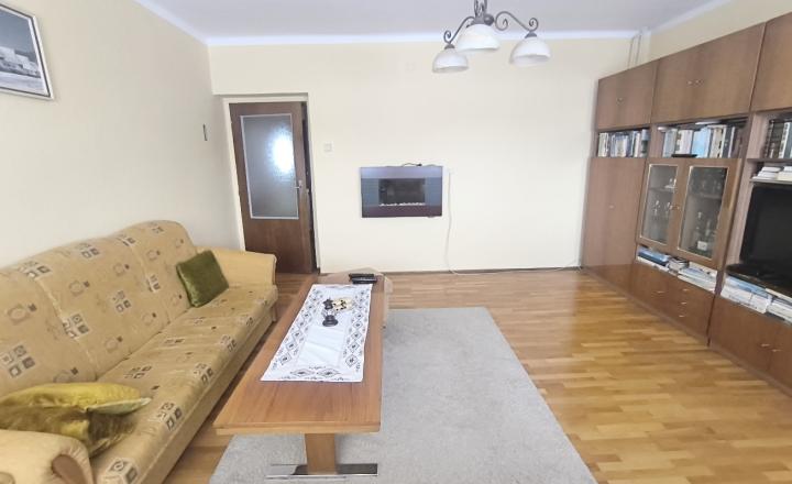 EXKLUZÍVNA PONUKA: RODINNÝ DOM PLUS 2 APARTMÁNY, DVE GARÁŽE, S VÝHĽADOM NA LYŽIARSKY VLEK TELGÁRT HOREHRONIE - fotografia 6