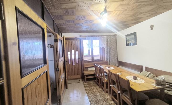 EXKLUZÍVNA PONUKA: RODINNÝ DOM PLUS 2 APARTMÁNY, DVE GARÁŽE, S VÝHĽADOM NA LYŽIARSKY VLEK TELGÁRT HOREHRONIE - fotografia 19