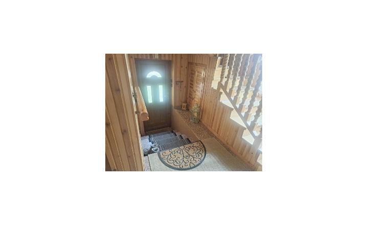 EXKLUZÍVNA PONUKA: RODINNÝ DOM PLUS 2 APARTMÁNY, DVE GARÁŽE, S VÝHĽADOM NA LYŽIARSKY VLEK TELGÁRT HOREHRONIE - fotografia 21