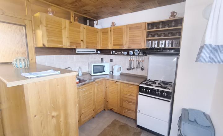 EXKLUZÍVNA PONUKA: RODINNÝ DOM PLUS 2 APARTMÁNY, DVE GARÁŽE, S VÝHĽADOM NA LYŽIARSKY VLEK TELGÁRT HOREHRONIE - fotografia 22