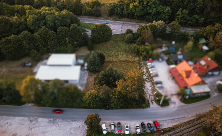 Komerčný pozemok 2207m2 s IS pri reštaurácii Grajciar