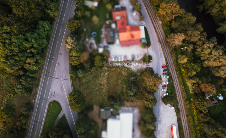 Komerčný pozemok 2207m2 s IS pri reštaurácii Grajciar - fotografia 3
