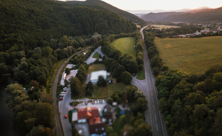 Komerčný pozemok 2207m2 s IS pri reštaurácii Grajciar - fotografia 6