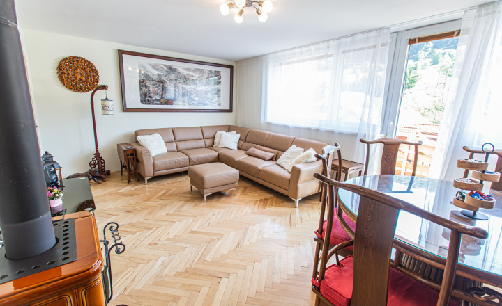 Krásne bývanie - 3i byt s altánkom a veľkou záhradou 318 m2
