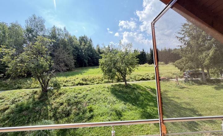 REZERVOVANÉ!! 4-IZBOVÝ RODINNÝ DOM S KRYTOU TERASOU A BALKÓNOM, POSLEDNÝ V SLEPEJ ULICI, DVE KÚPEĽNE ČIERNY BALOG HOREHRONIE - fotografia 8