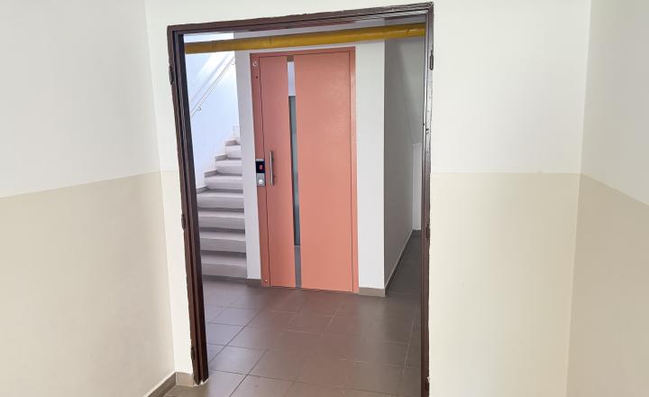SVETLÝ A VZDUŠNÝ 4 IZBOVÝ BYT VO VYHĽADÁVANEJ TICHEJ LOKALITE S KRÁSNYMI VÝHĽADMI 30 MINÚT DO BB BEZ NUTNEJ INVESTÍCIE PODBREZOVÁ-ŠTIAVNIČKA - fotografia 22