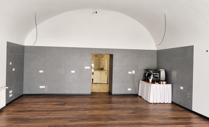 Priestory vhodné pre komerčnú prevádzku v centre Brezna - fotografia 1