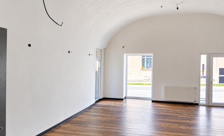 Priestory vhodné pre komerčnú prevádzku v centre Brezna - fotografia 3