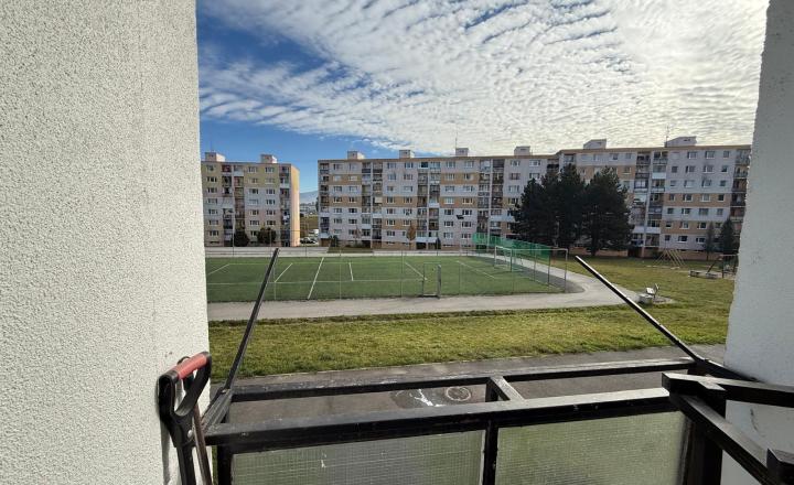 Na predaj ponúkame: Slnečný 3-izbový byt s loggiou po kompletnej rekonštrukcii – Brezno, sídlisko Mazorníkovo (63 m²) - fotografia 11