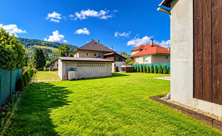 ==NA PREDAJ==RODINNÝ DOM S DVOJGARÁŽOU POHRONSKÁ POLHORA - fotografia 11