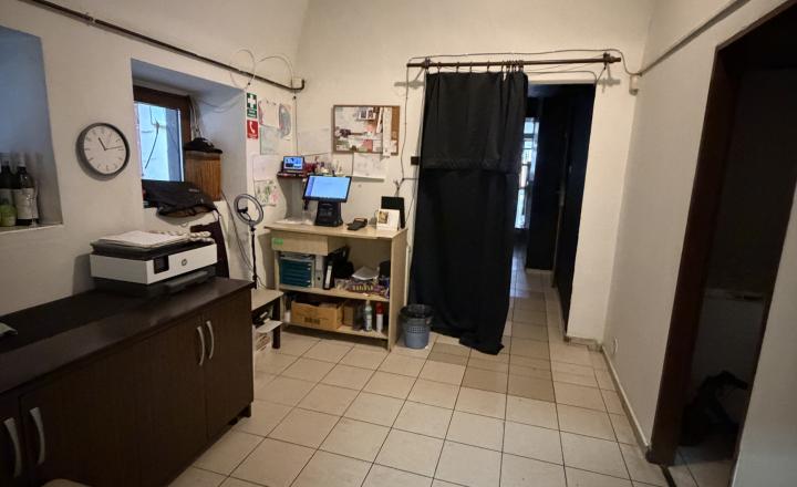 Na prenájom zabehnutá a zariadená prevádzka reštaurácie v Brezne - fotografia 13